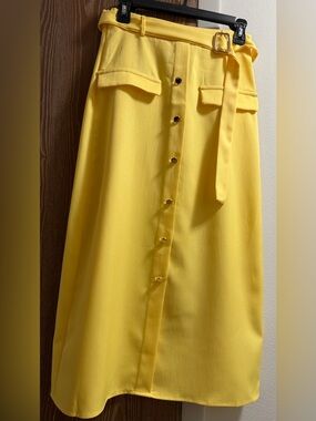 Women's Yellow Button-Front Midi Skirt with Belt